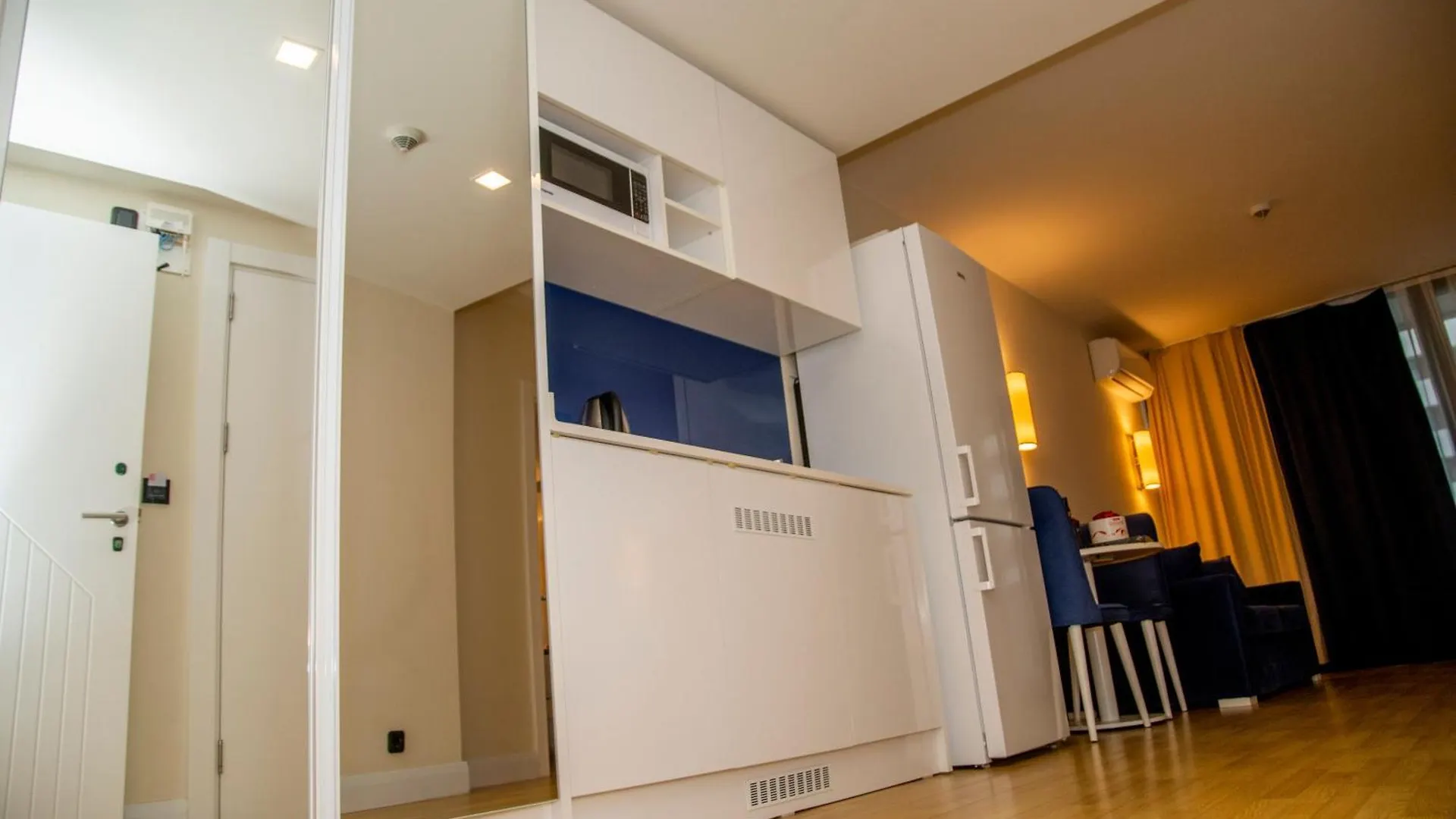 Sea Line Aparthotel & Batumi Beach Resort Apartment