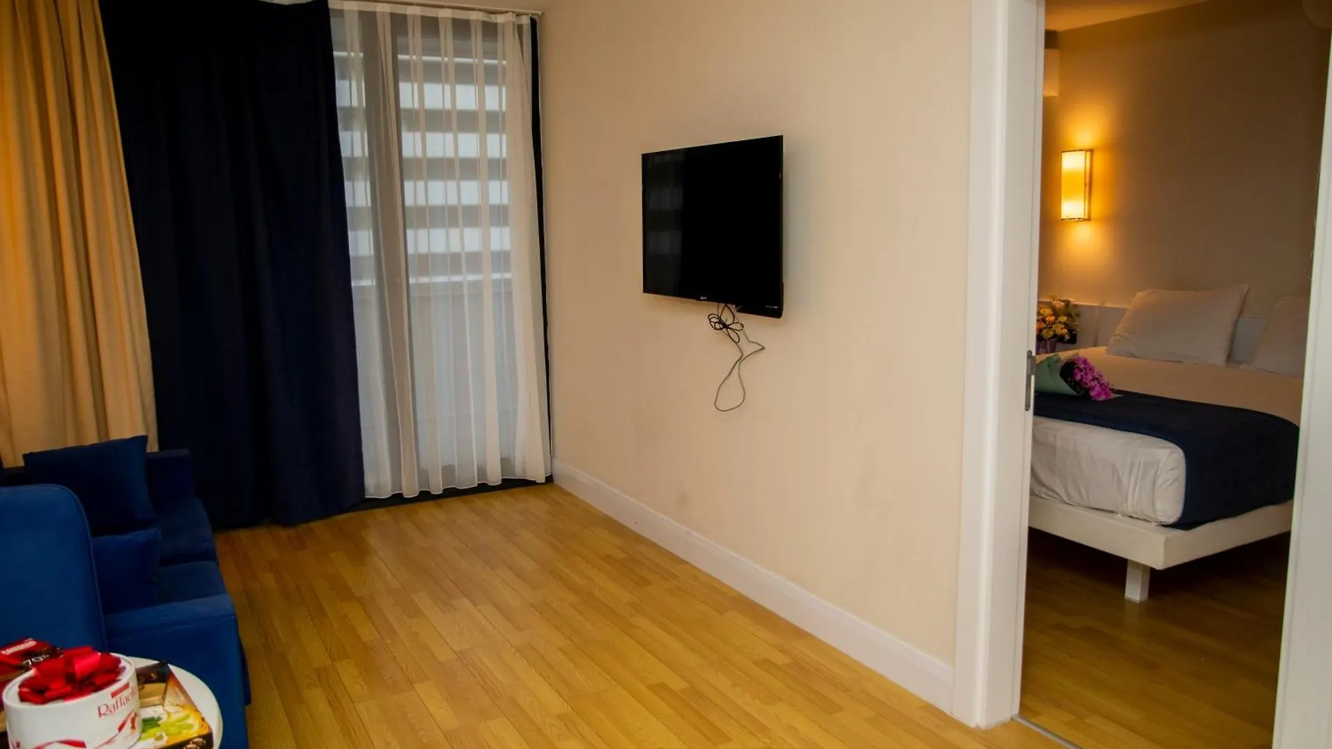 Sea Line Aparthotel & Batumi Beach Resort Apartment
